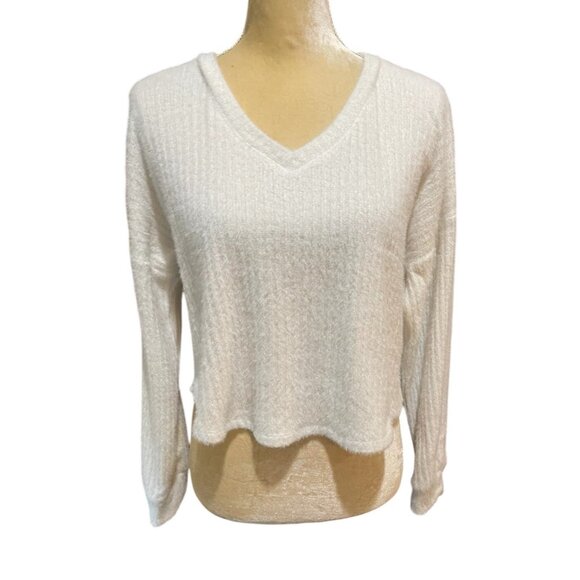 Hollister Off-White Fuzzy Ribbed Stretch Knit Cropped V-Neck Sweater SZ Small - Picture 2 of 9